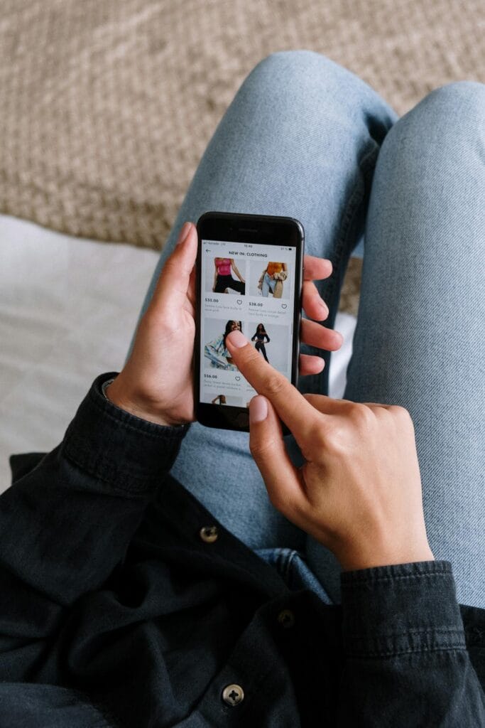 Sự Thật Nghề Quảng Cáo Online: Không Phải Cứ "Đốt Tiền" Là Ra Đơn